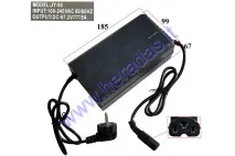 60V Elektrinio motorolerio pakrovėjas tinka CITYCOCO ES8008,ES8018,ES8007 Greito krovimo Output 67.2V-5.0A vidaus naudojimui Ličio jonų