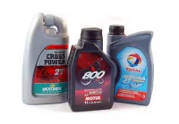 Motor oil for 2-stroke engines