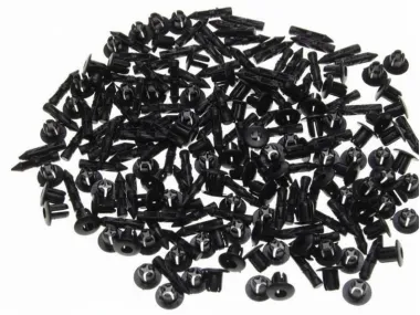 PLASTIKINĖS APKABOS, TVIRTINIMO KNIEDĖS, SPAUSTUKAI M6, 100 VNT PAKUOTĖ