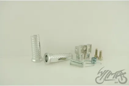 FOOTREST RIBBED SILVER
