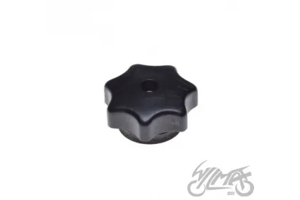 NUT, ENGINE COVER SR