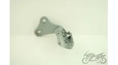 FOOTREST, FRONT RH PY-5 W/BRACKET