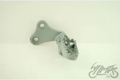 FOOTREST, FRONT RH PY-5 W/BRACKET